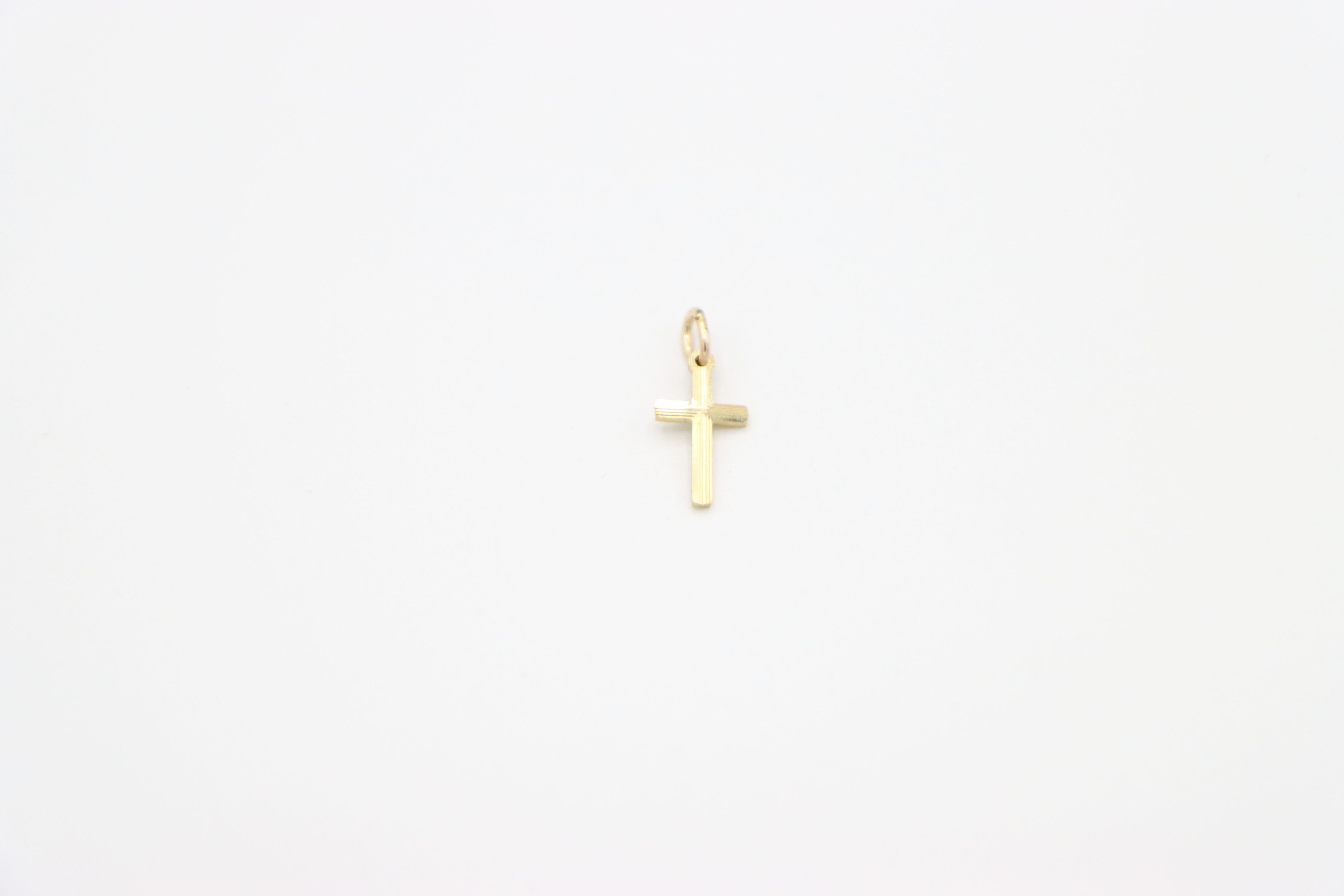 PENDENTIF CROIX EN OR 10K PENDENTIF CROIX EN OR 10K